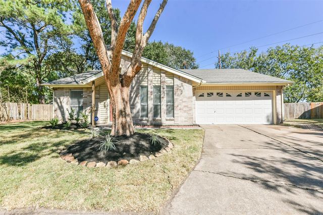 8046 Split Pine Drive, Houston, TX 77040