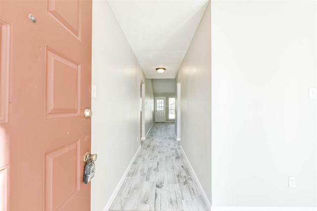 8046 Split Pine Drive, Houston, TX 77040