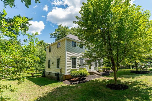 25 Charleston Avenue, Londonderry, NH 03053