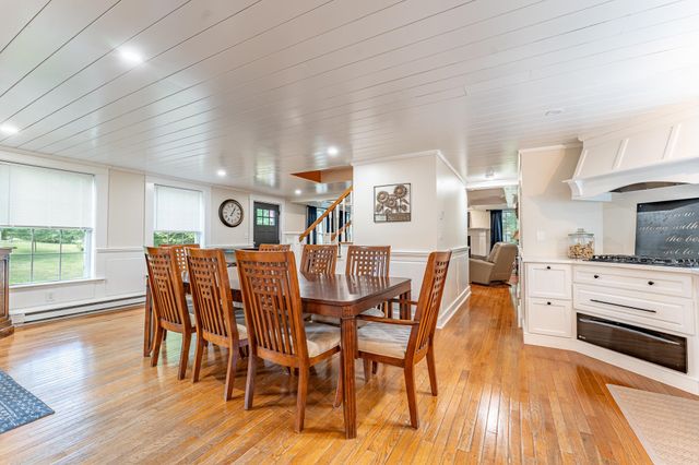 25 Charleston Avenue, Londonderry, NH 03053