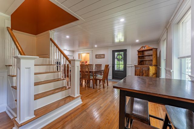 25 Charleston Avenue, Londonderry, NH 03053