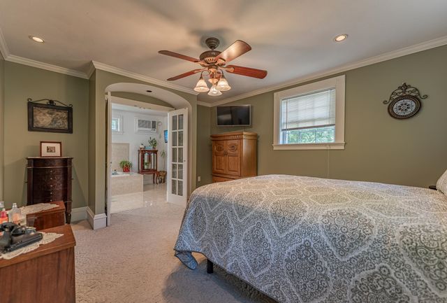 25 Charleston Avenue, Londonderry, NH 03053