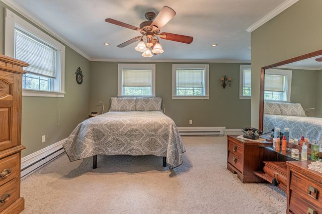 25 Charleston Avenue, Londonderry, NH 03053