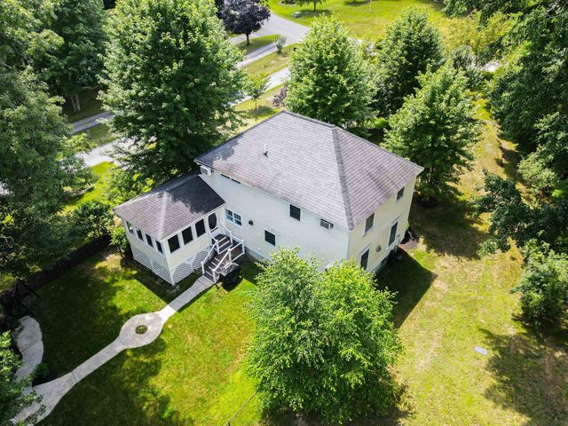 25 Charleston Avenue, Londonderry, NH 03053