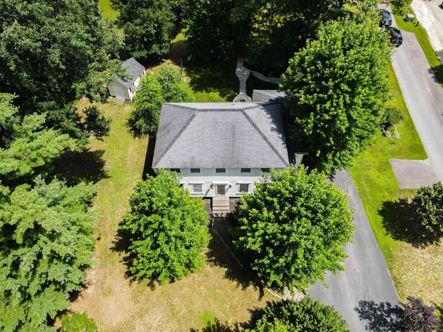 25 Charleston Avenue, Londonderry, NH 03053