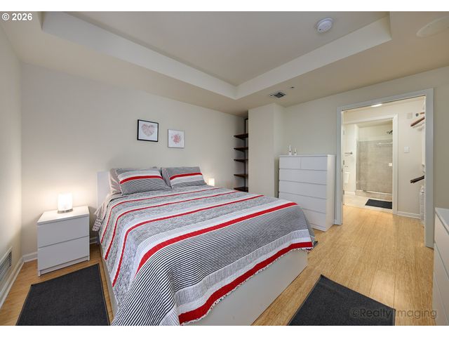 1620 Ne BROADWAY St 228, Portland, OR 97232