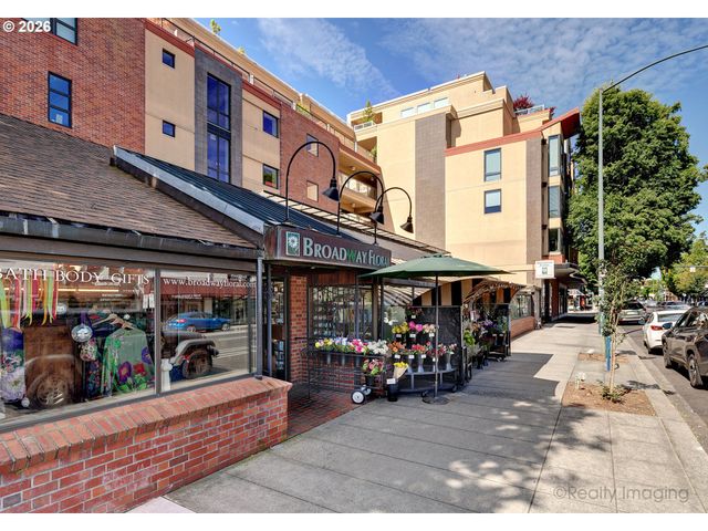1620 Ne BROADWAY St 228, Portland, OR 97232
