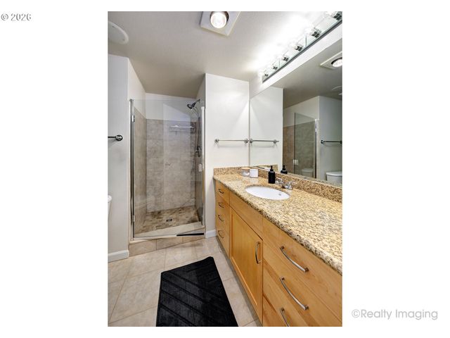1620 Ne BROADWAY St 228, Portland, OR 97232