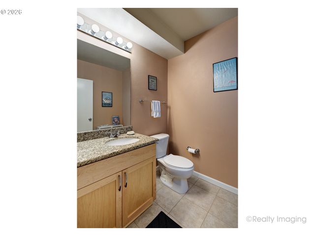 1620 Ne BROADWAY St 228, Portland, OR 97232