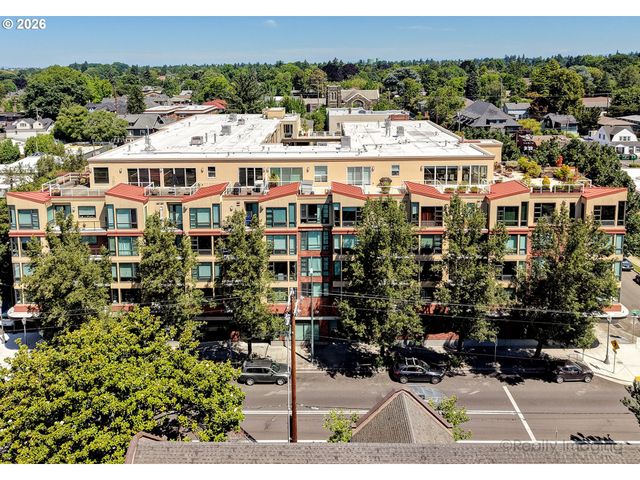1620 Ne BROADWAY St 228, Portland, OR 97232