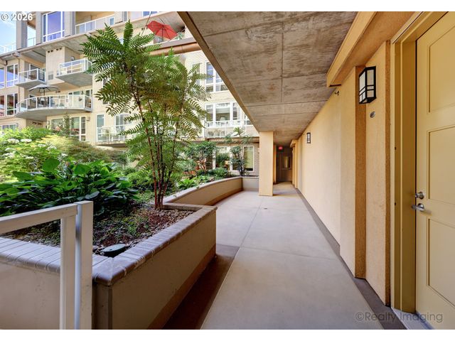 1620 Ne BROADWAY St 228, Portland, OR 97232