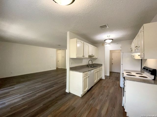 7678 Tarrasa, San Antonio, TX 78239