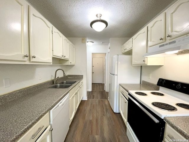 7678 Tarrasa, San Antonio, TX 78239