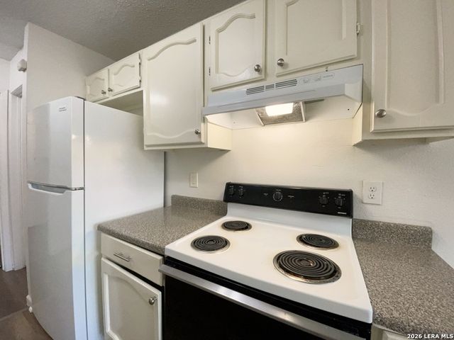 7678 Tarrasa, San Antonio, TX 78239