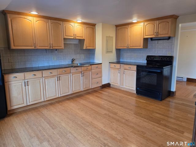 16 Tilley Street 3, New London, CT 06320