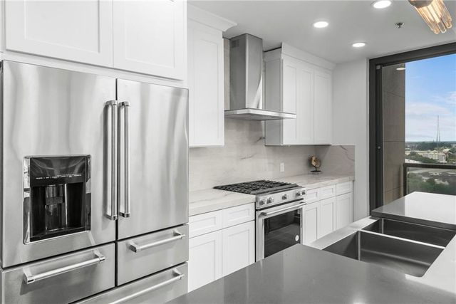 270 17th Street NW 2012, Atlanta, GA 30363