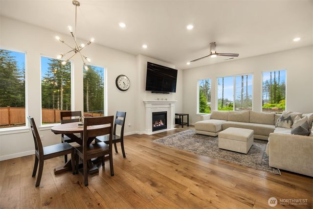 13822 127th Street NE, Lake Stevens, WA 98258
