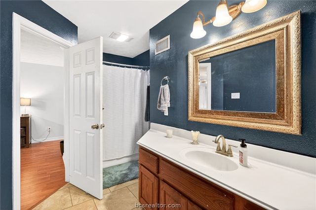 1308 Roanoke Court, College Station, TX 77845