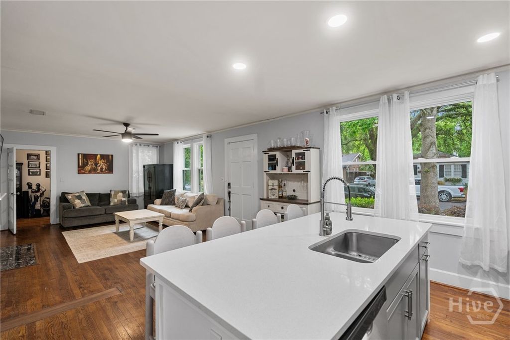 Image 12 of property listing at 332 E 56th Street, Savannah, GA 31405