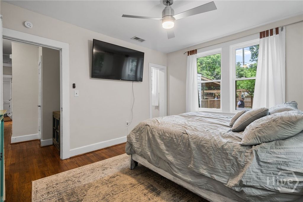 Image 17 of property listing at 332 E 56th Street, Savannah, GA 31405