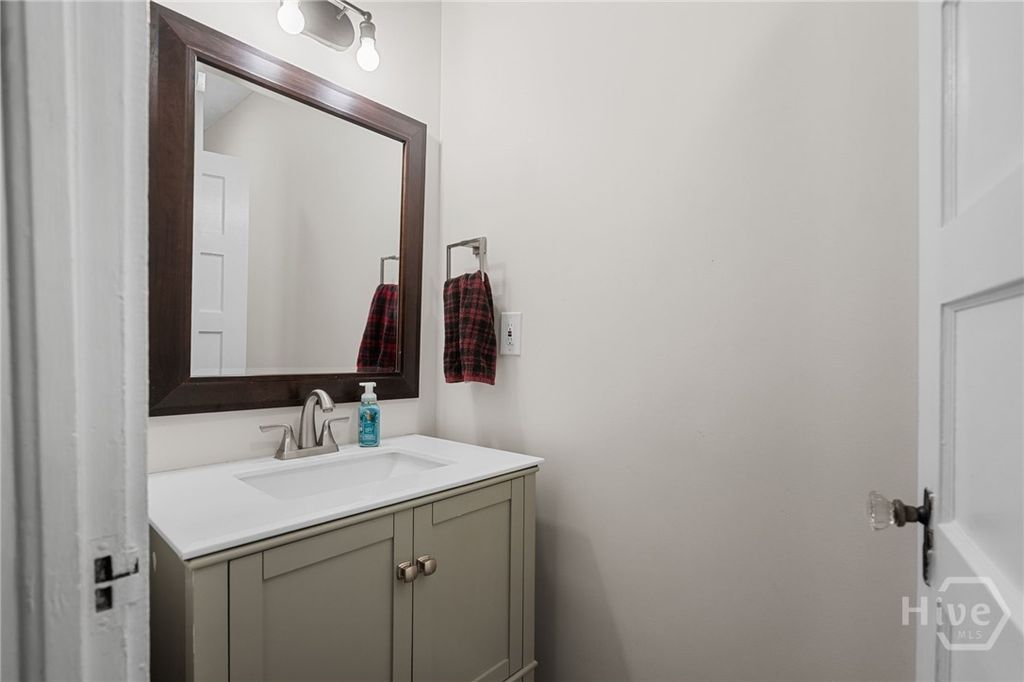 Image 22 of property listing at 332 E 56th Street, Savannah, GA 31405