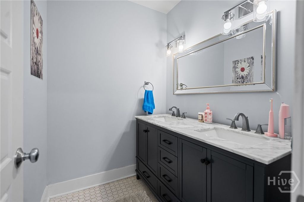 Image 27 of property listing at 332 E 56th Street, Savannah, GA 31405