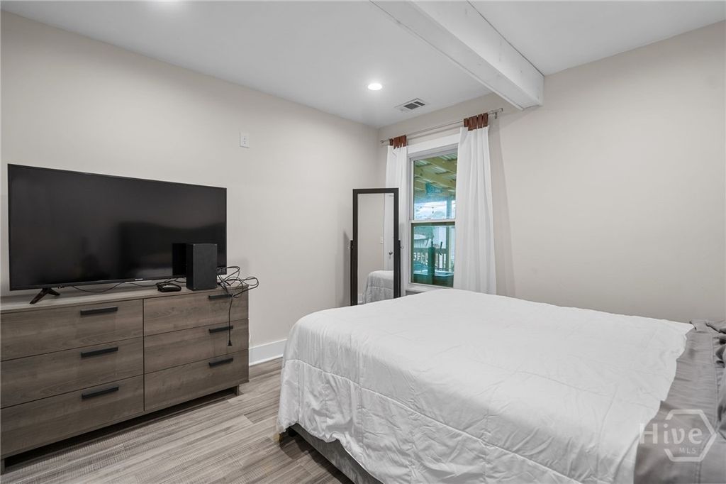Image 33 of property listing at 332 E 56th Street, Savannah, GA 31405