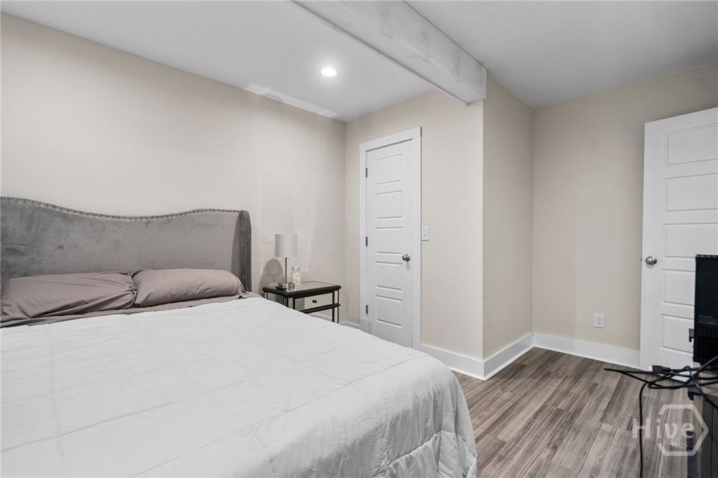 Image 34 of property listing at 332 E 56th Street, Savannah, GA 31405