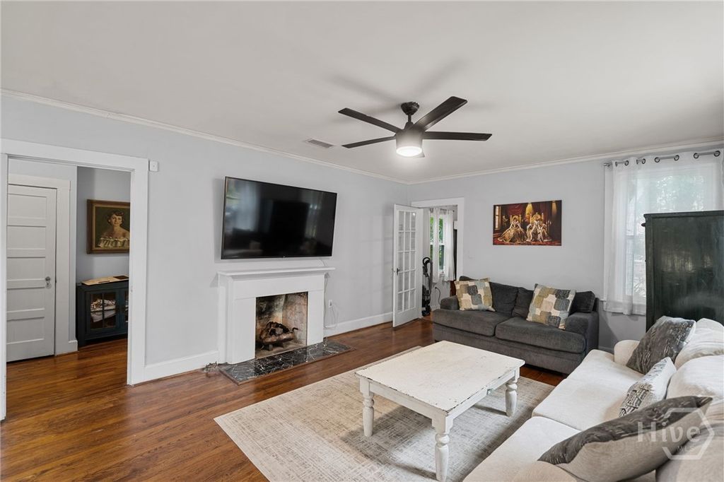 Image 6 of property listing at 332 E 56th Street, Savannah, GA 31405