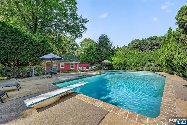 1 Carlyle Place, Hillsdale, NJ 07642