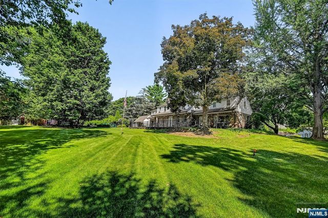 1 Carlyle Place, Hillsdale, NJ 07642