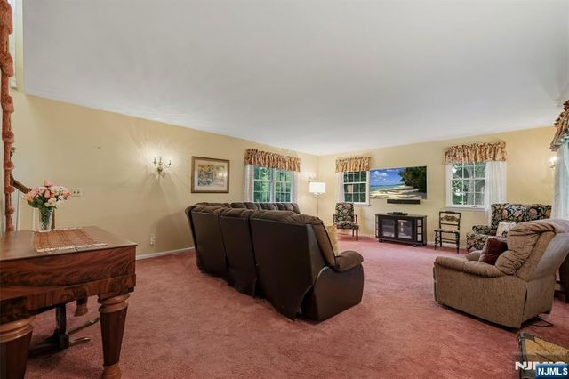 1 Carlyle Place, Hillsdale, NJ 07642