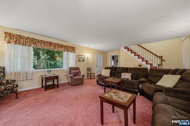 1 Carlyle Place, Hillsdale, NJ 07642