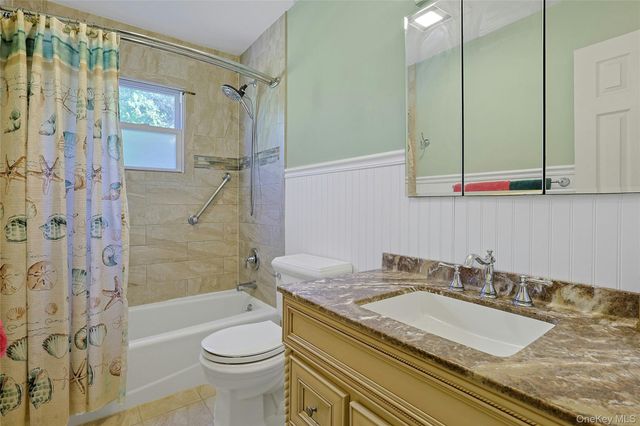 21 Kreuz Drive, West Nyack, NY 10994
