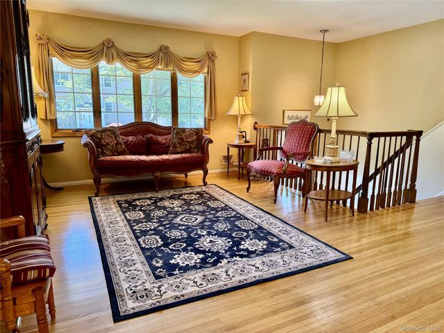 21 Kreuz Drive, West Nyack, NY 10994
