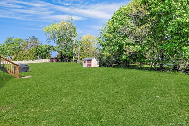 21 Kreuz Drive, West Nyack, NY 10994