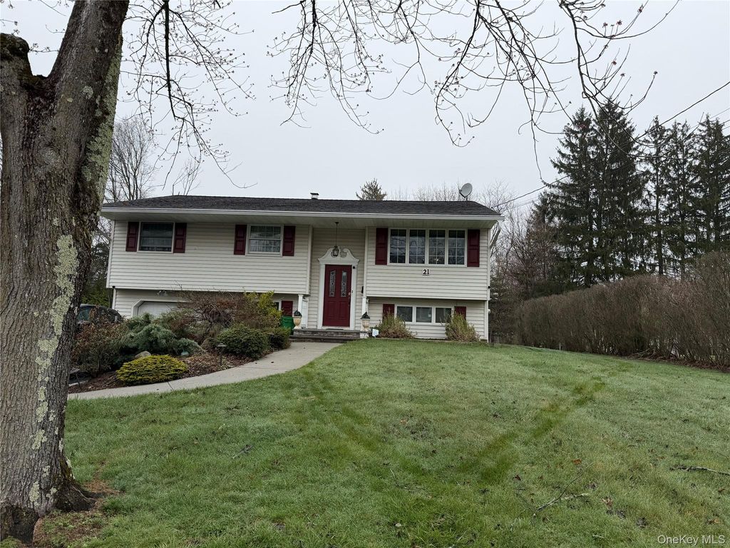 21 Kreuz Drive, West Nyack, NY 10994