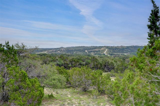 523 Big Sky CT, Blanco, TX 78606