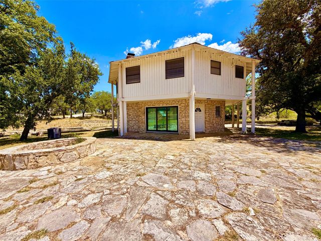 523 Big Sky CT, Blanco, TX 78606