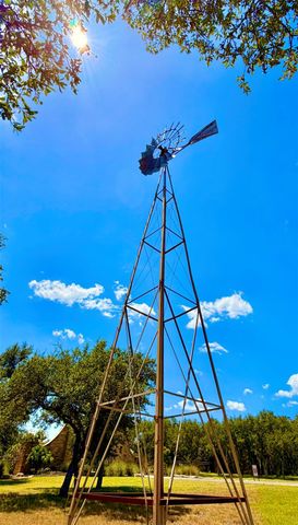 523 Big Sky CT, Blanco, TX 78606