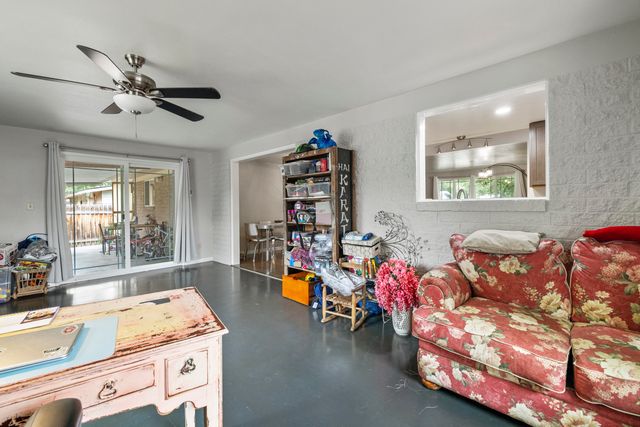 5714 Schiesel Avenue, Klamath Falls, OR 97603