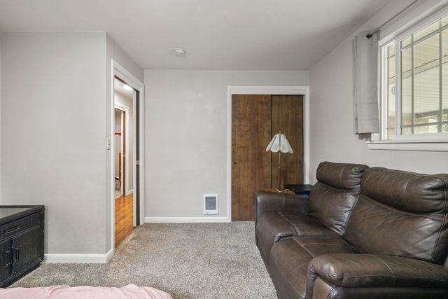 5714 Schiesel Avenue, Klamath Falls, OR 97603
