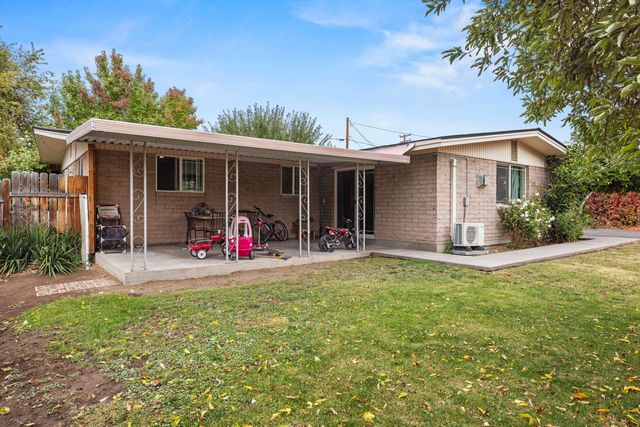 5714 Schiesel Avenue, Klamath Falls, OR 97603