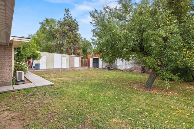 5714 Schiesel Avenue, Klamath Falls, OR 97603