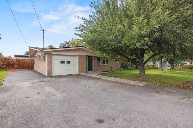 5714 Schiesel Avenue, Klamath Falls, OR 97603