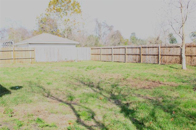 817 Hudler Street, La Marque, TX 77568