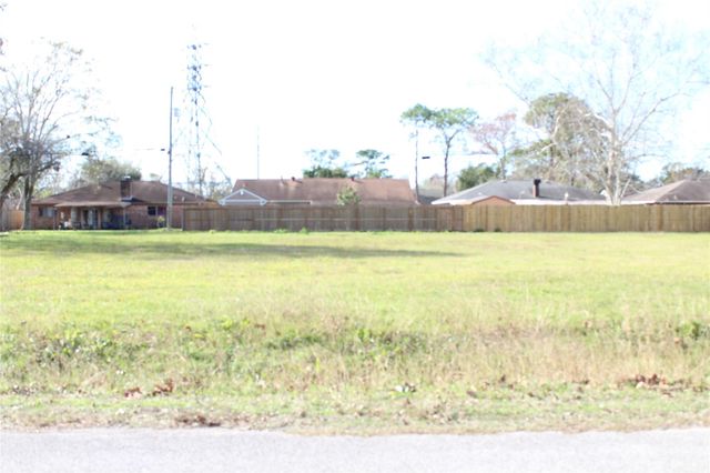 817 Hudler Street, La Marque, TX 77568