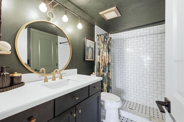 5378 SARAPOINTE COURT, Sarasota, FL 34232