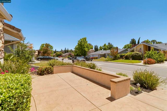 3237 Vera Cruz Dr, San Ramon, CA 94583