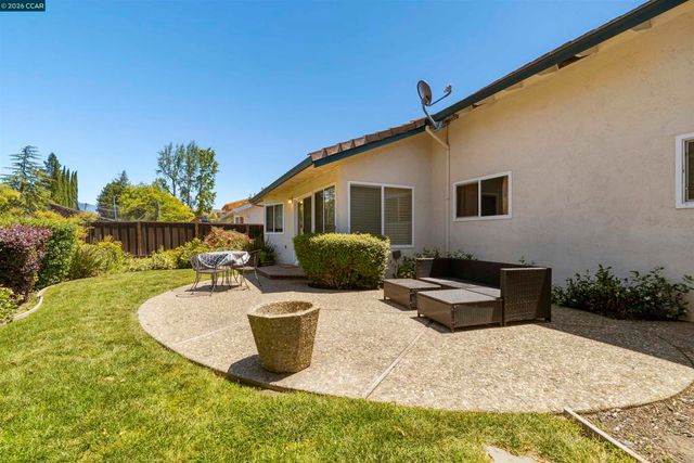 3237 Vera Cruz Dr, San Ramon, CA 94583